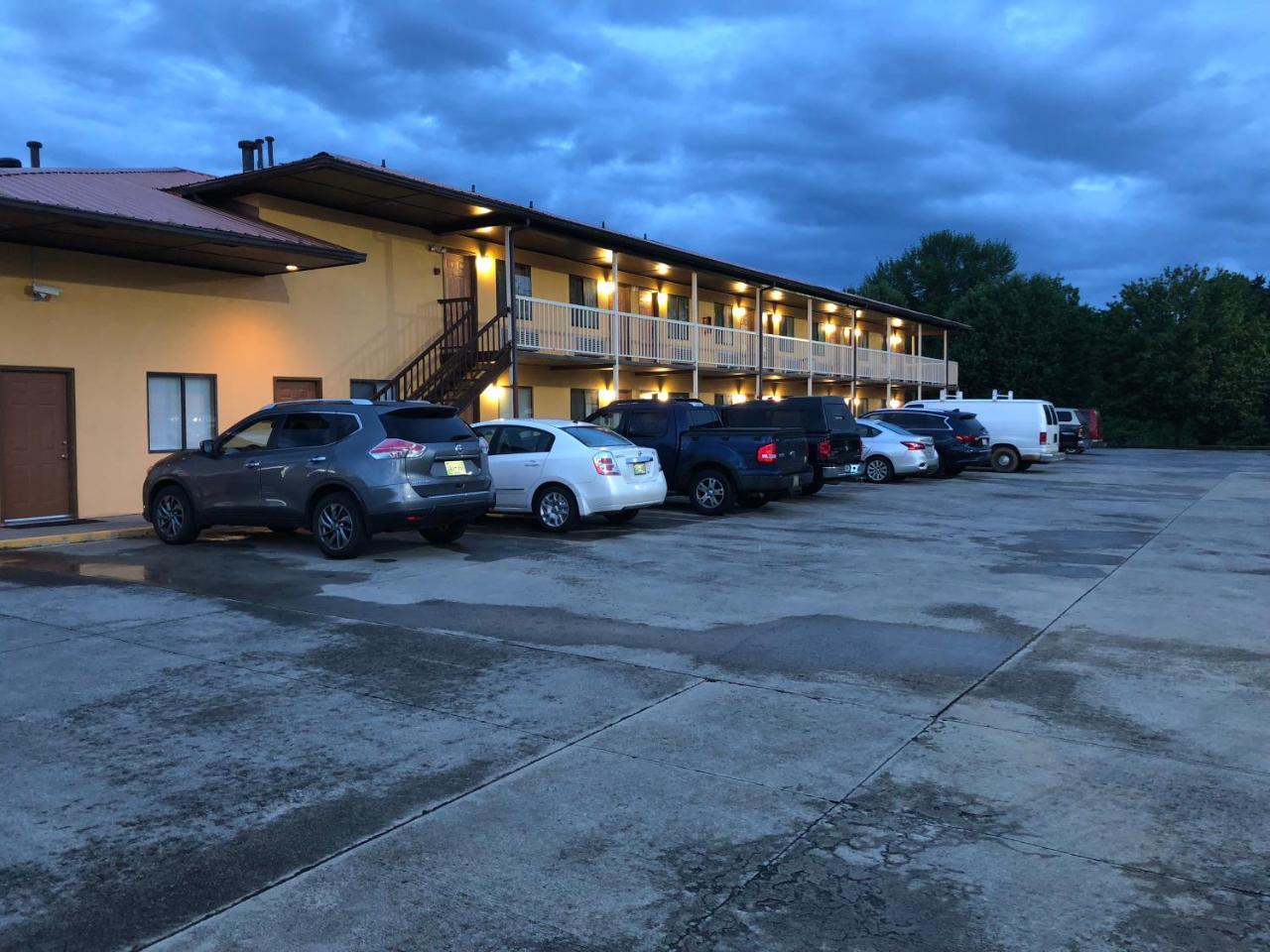 Motor Inns Of America Madisonville Екстериор снимка